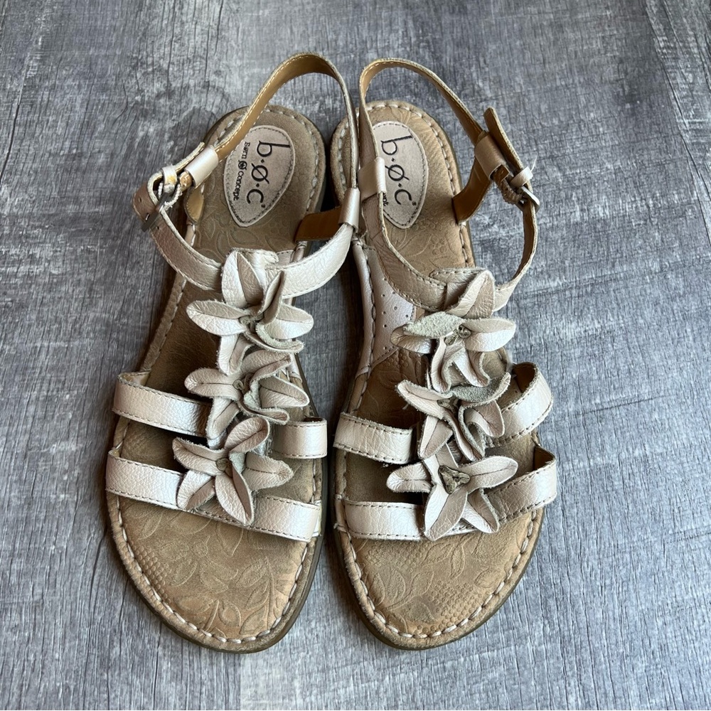 B.O.C Born Leather Sandals Floral Detail Comfort Boho Style Size 10